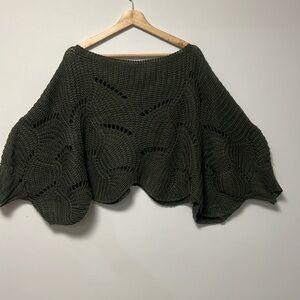 Moon & Madison olive cropped knit top / sweater sz M